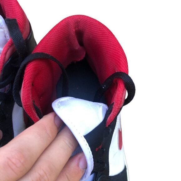 2020 Nike Air Jordan 1 Mid Gym Red Black White Size 9 - Picture 13 of 16